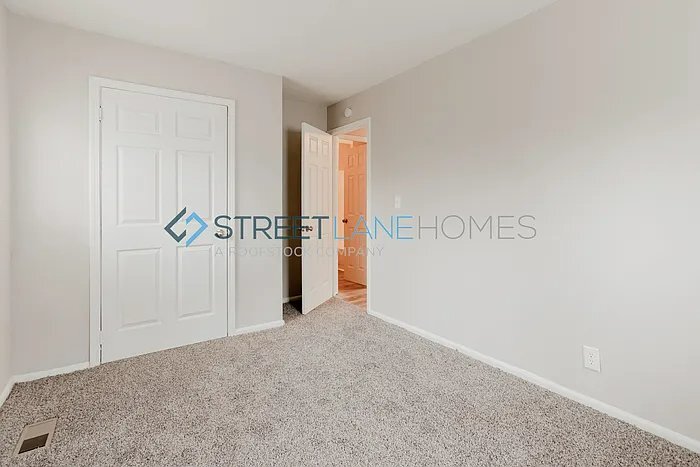 Building Photo - 3704 Erin Dr