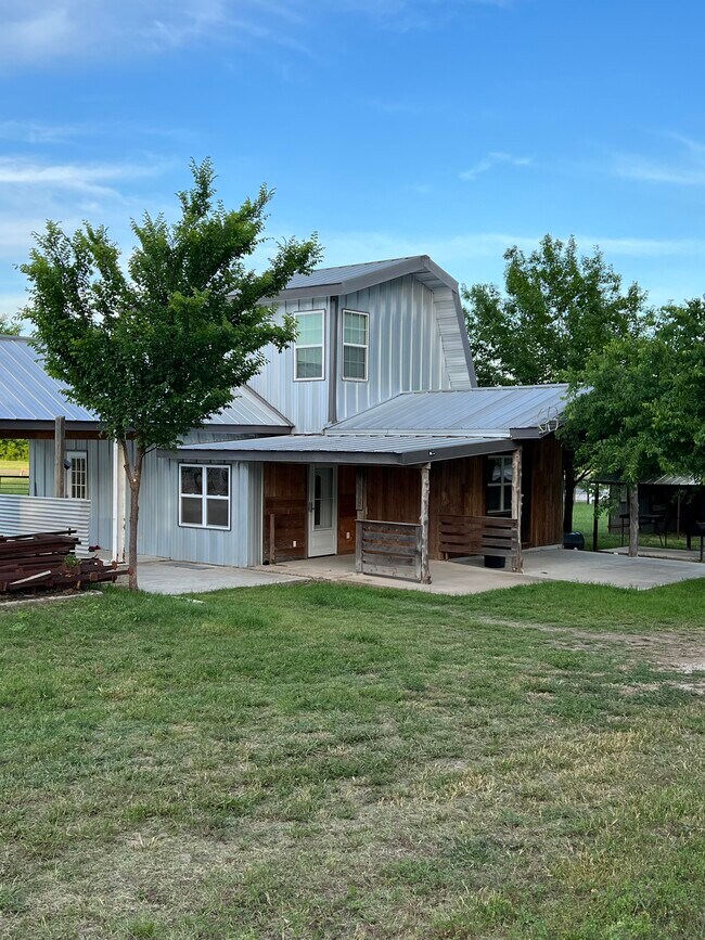 Exterior View - 5637 FM 813