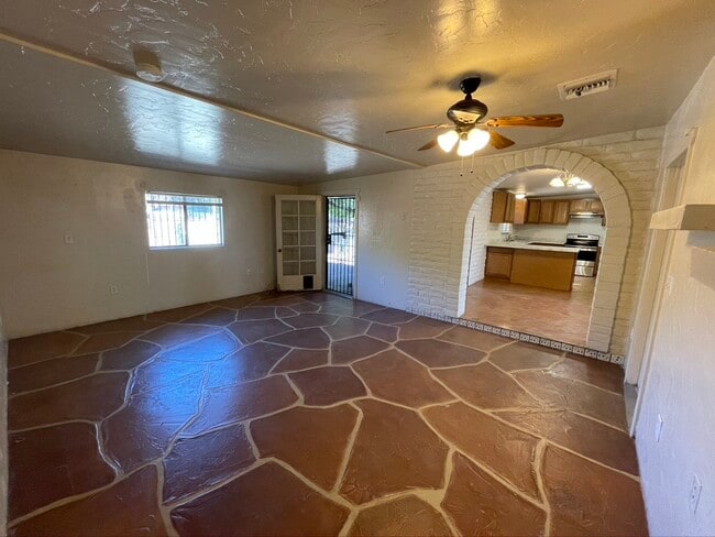 Building Photo - 7655 E Tulip Tree St