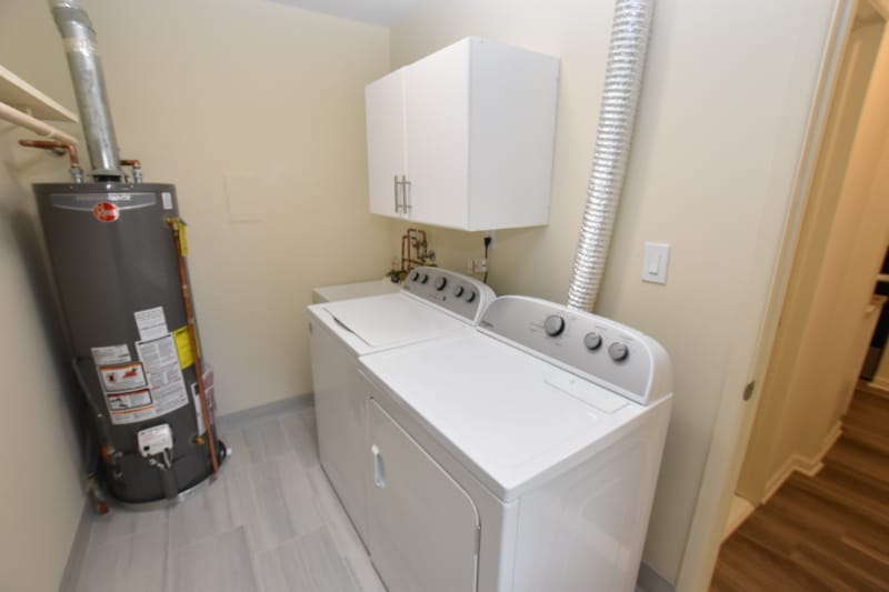 Building Photo - 1350 Laurel Valley Dr