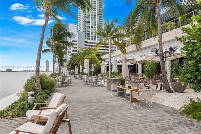 Building Photo - 3131 NE 7th Ave