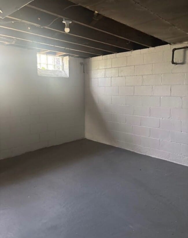 Building Photo - 3295 Monterey St