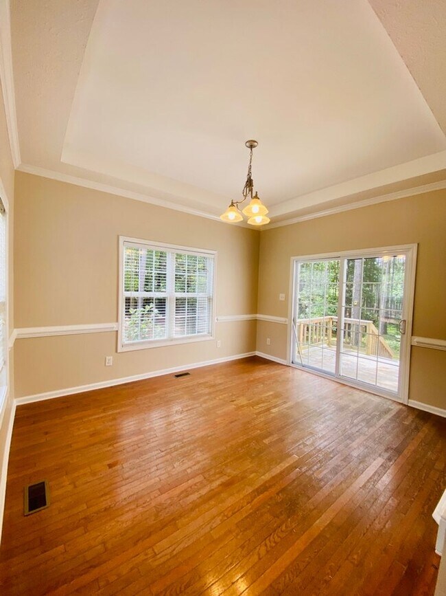 Building Photo - 172 Lakeforest Trail