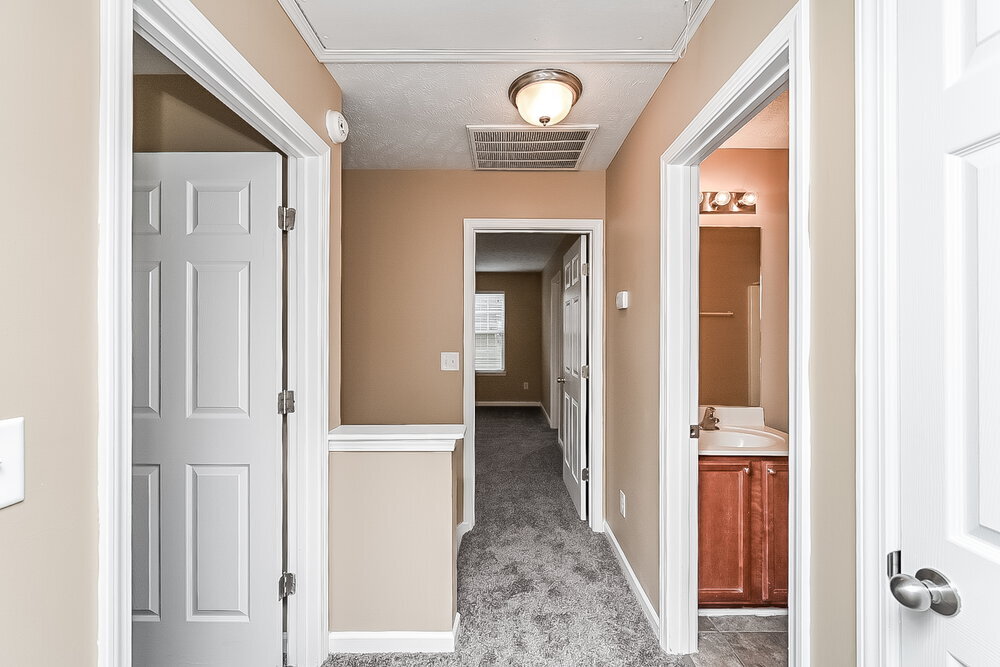 Building Photo - 319 Sarna Dr