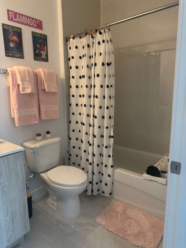 Building Photo - 900 SW 72nd Ave