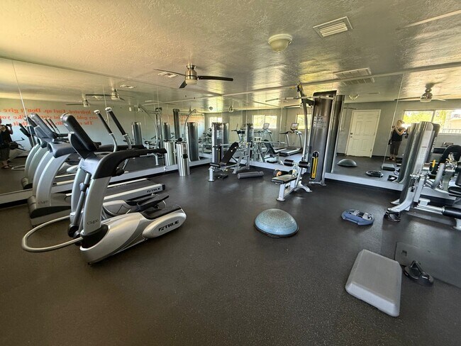 Building Photo - Charming 2BR Condo in Phoenix