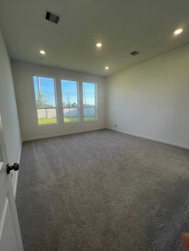 Building Photo - 4045 Centennial Ridge Dr