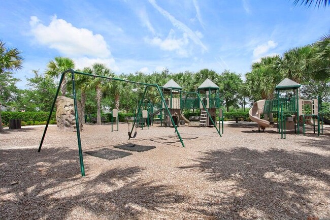 Building Photo - 10437 SW Captiva Dr