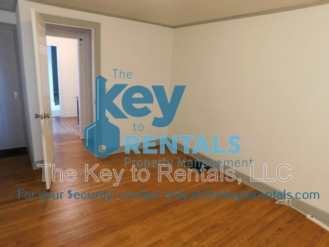 Building Photo - 321 N Main St