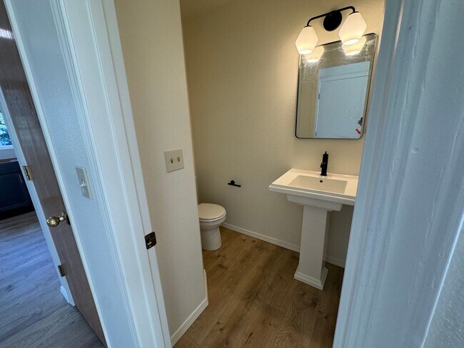 Building Photo - FULLY GUTTED & RENOVATED 4-Bedroom Condo N...