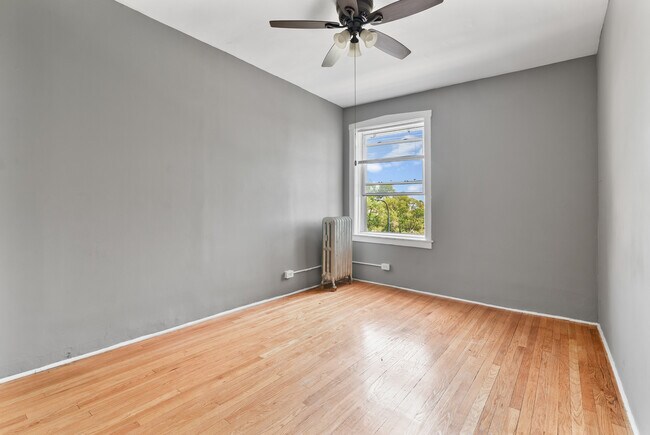 Building Photo - 340 S Homan Ave