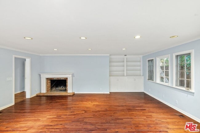 Building Photo - 905 Napoli Dr