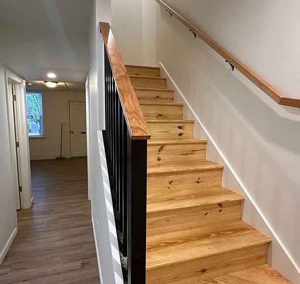 Building Photo - this beautifully updated three-bedroom, one-and-a-half-bath home in Columbia