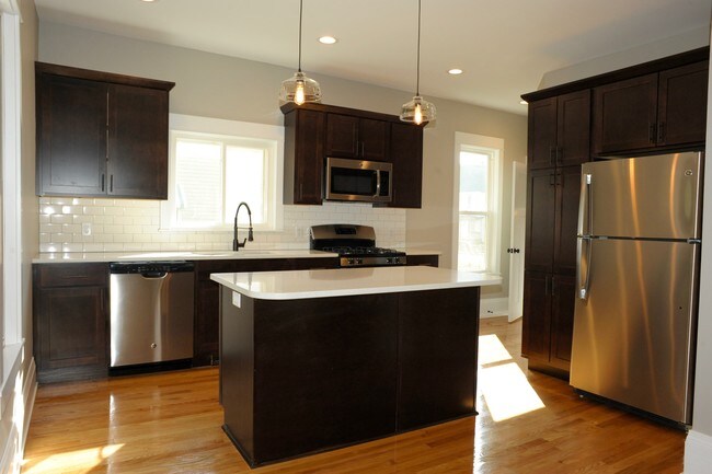 Building Photo - 234 Marion Ave NW