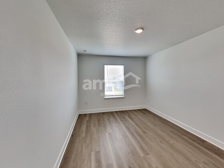 Building Photo - 37749 Dusty Saddle Ln