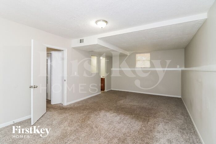 Building Photo - 2982 Valley View Cir