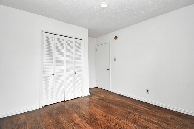 Building Photo - 10131 Kent Towne Ln