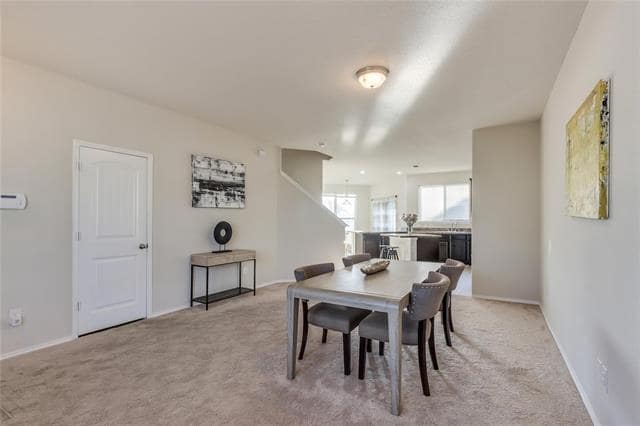 Building Photo - 2100 Dewitt Ln