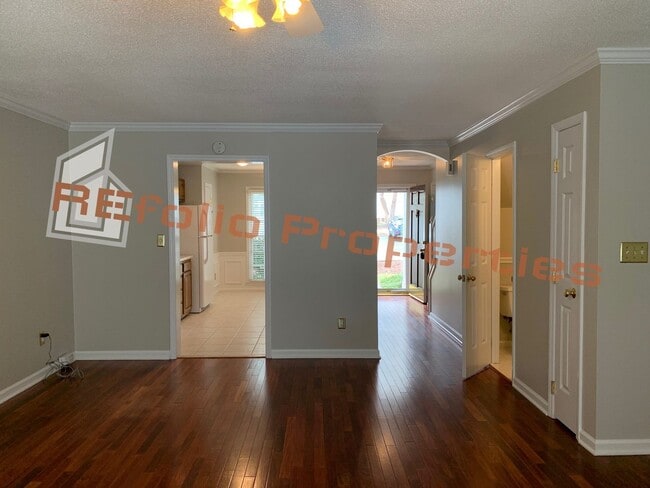 Building Photo - Charming 2-Story 2 BR Townhome @ Paxton To...