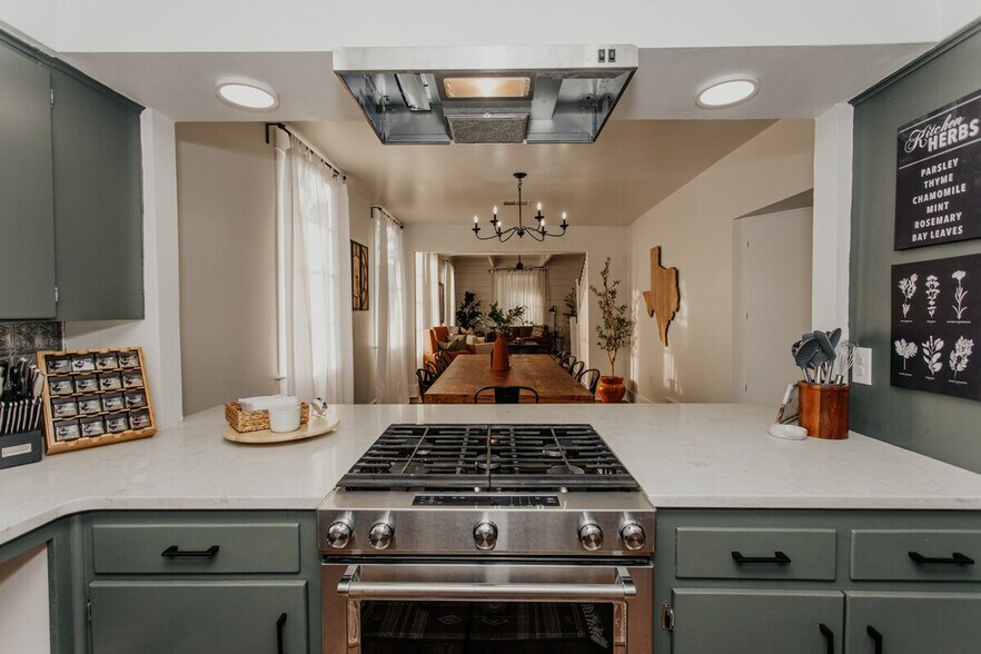 Building Photo - 3728 Homan Ave