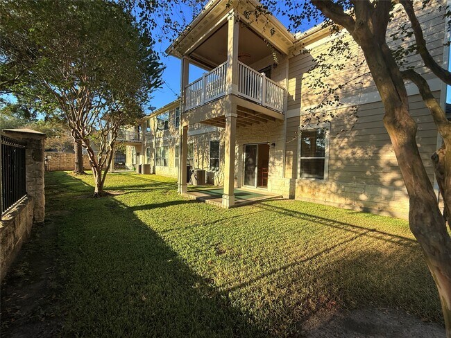 Building Photo - 13600 Breton Ridge St