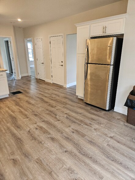 Building Photo - 15 Warsaw Ave