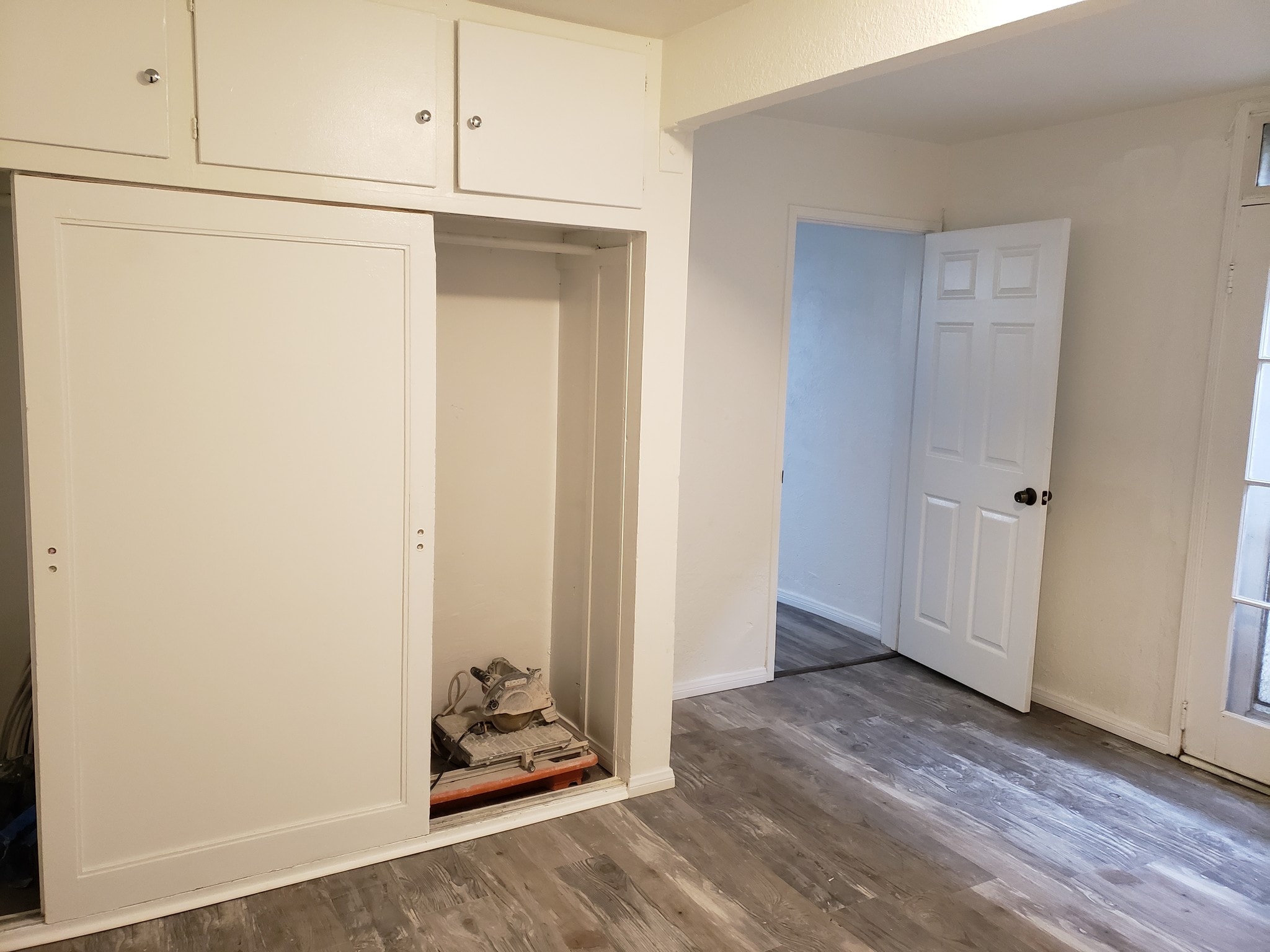 2 bedroom unit - 2719 Michigan Ave