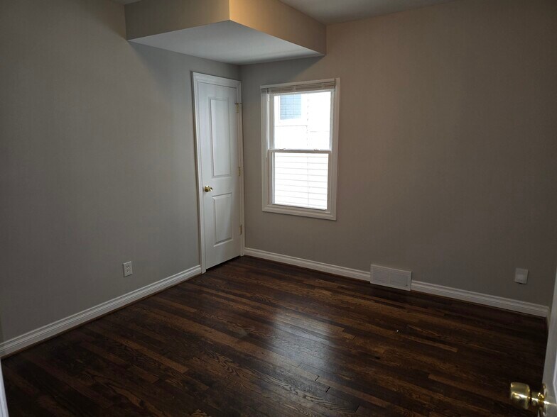 Building Photo - 1238 Wayburn St