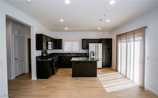 Building Photo - 7927 Bartlett Peak St