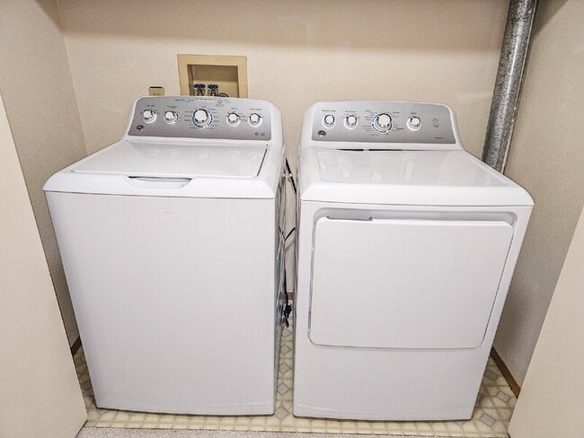 Building Photo - 13801 Old Redmond Rd