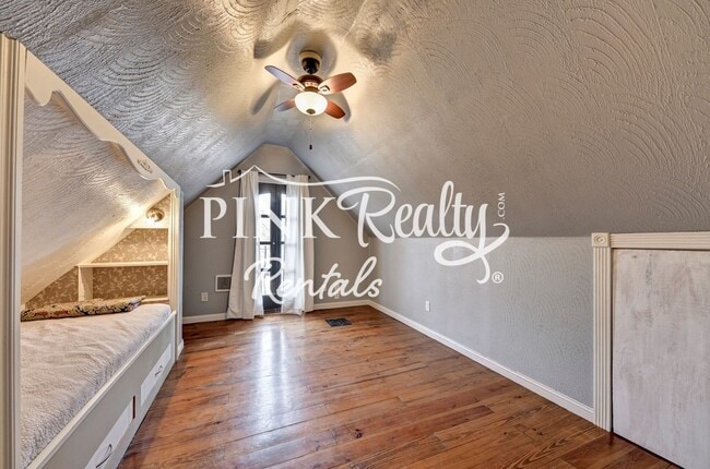 Building Photo - 1610 W Kiowa St