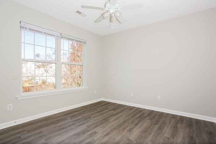 Building Photo - 309 Edenberry Way