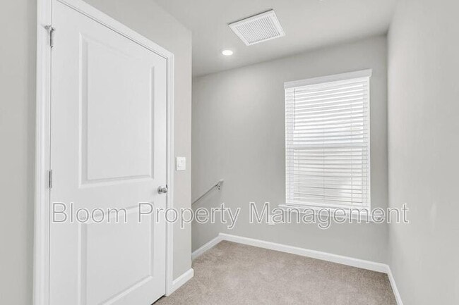 Building Photo - 641 Silver Spruce St