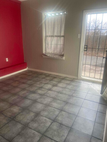 Building Photo - 4511 Cook St