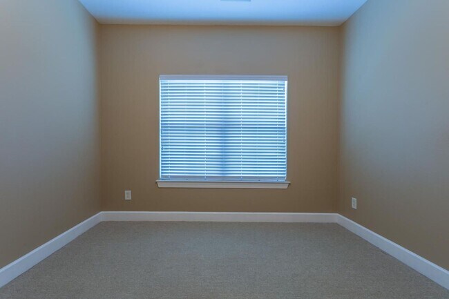 Building Photo - 114 Haven Cir