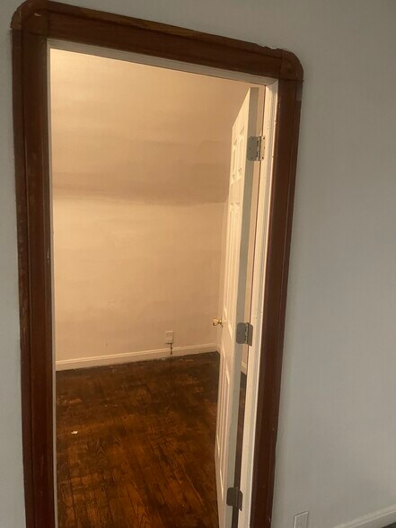 Building Photo - 3640 W 47th Pl