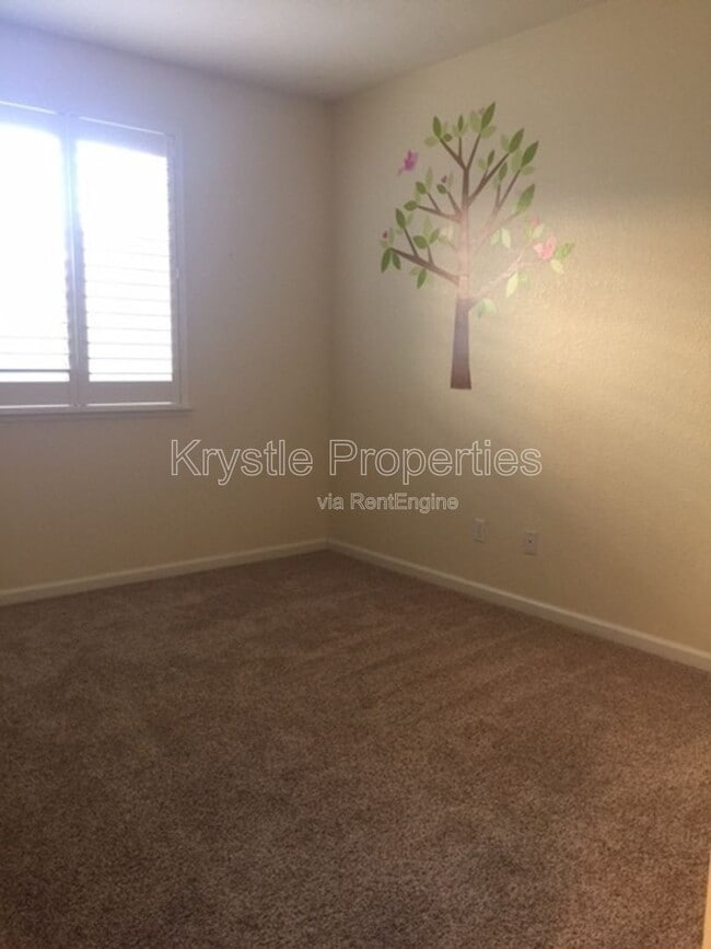 Building Photo - 510 Pyramid Ct