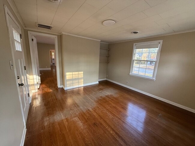 Building Photo - 506 Monticello Dr NW