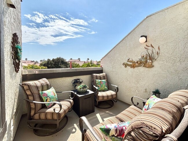 Building Photo - Oxnard | The Colony | 2 Bed + 2 Bath Condo...