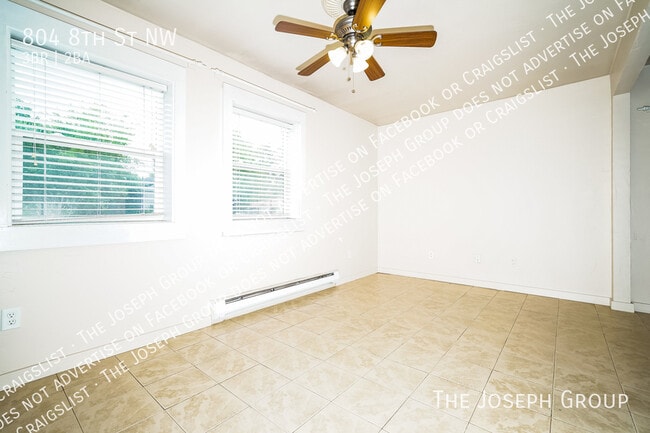 Building Photo - 804 8th St NW