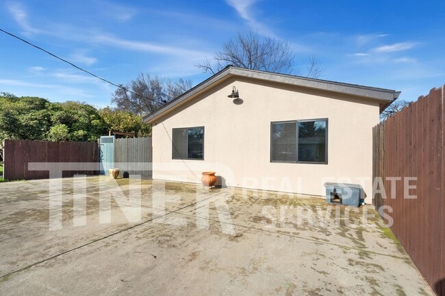 Building Photo - 7775 Dow Ave