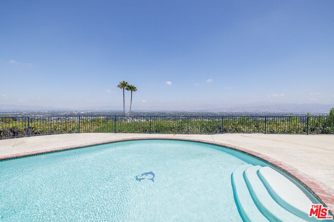 Building Photo - 3710 Glenridge Dr