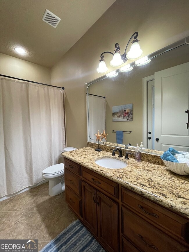 Building Photo - 208 Serpentine Dr