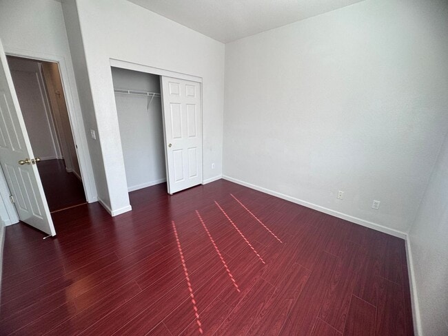 Building Photo - Stonelake Community - Four Bedroom!
