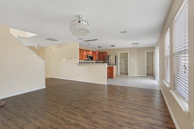 Building Photo - 1921 Southridge Ln