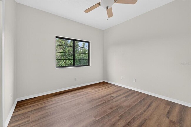 Building Photo - 30132 Mossbank Dr