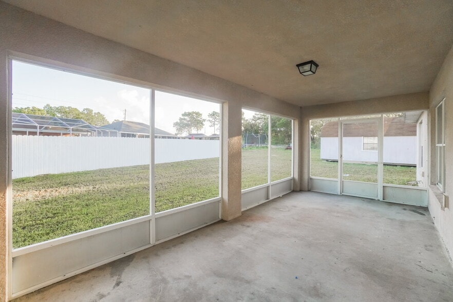 Building Photo - 11485 Viking St