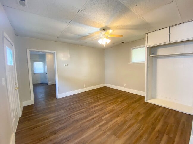 Building Photo - Adorable 1 Bedroom/1 Bathroom House For Rent