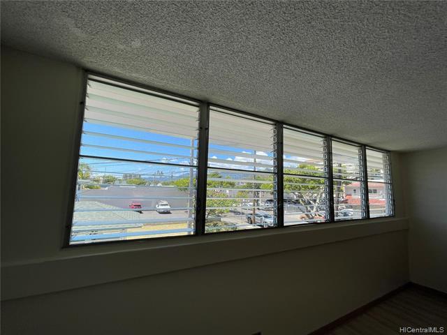 Building Photo - 48 Maluniu Ave