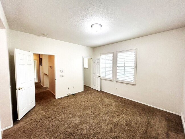 Building Photo - Stunning 3-Bed Townhome in Arbors at Avalon, Carson! 90745! *Half Off One Month's Rent Move In Sp...